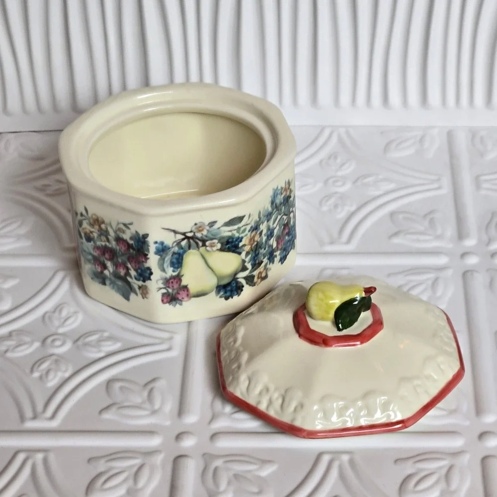 Avon Sweet Country Harvest Butter Tub,‎ Candy Dish, Trinket Dish Pear Top